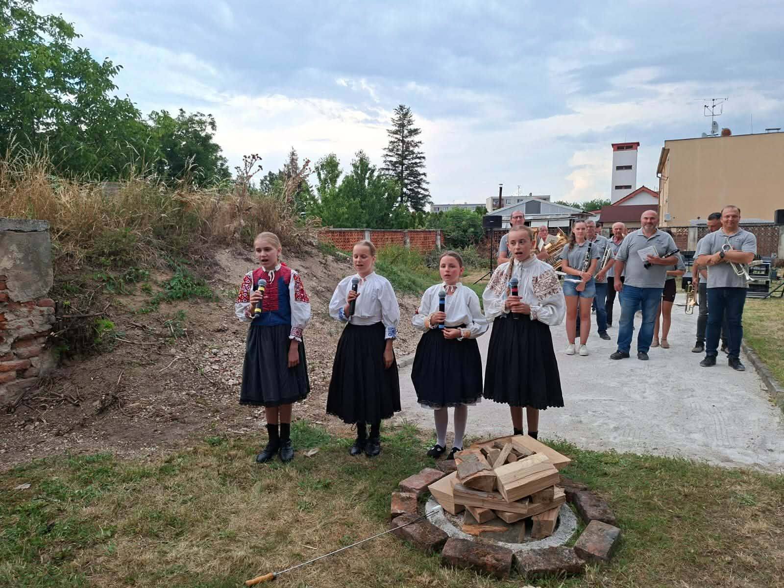 Vatra zvrchovanosti horela aj v Chynoranoch