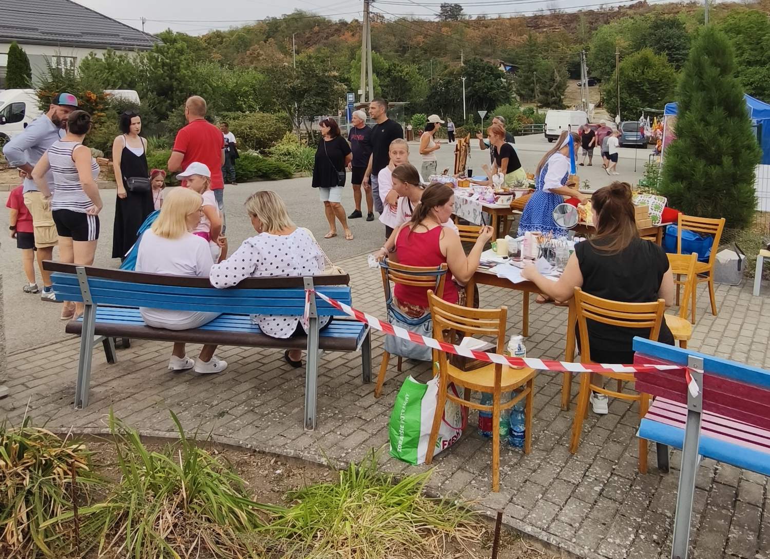 Námestie pred kultúrnym domom vo Vyšnej Kamenici ožilo oslavami