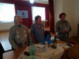 Zľava: kronikárka a členka Výboru MO A. Šabová, predsedníčka MO A. Ondrejmišková a členka Výboru MO P. Melencová