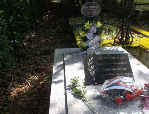 Pietna spomienka pri  hroboch rodiny Štúrovcov