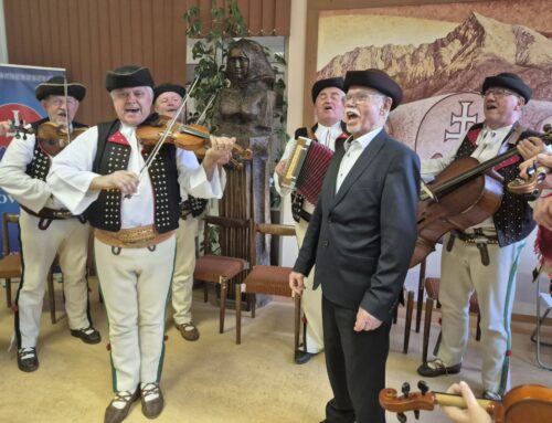 František Mucha, keď celá sála stála a spievala